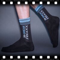 SNEAKFREAXX BIG STRIPE Socken Schwarz-Blau