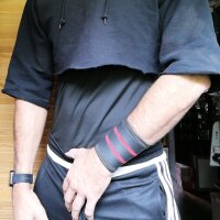 Neopren-Armband Schwarz mit zwei roten Streifen