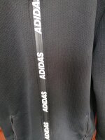 adidas Kapuzenjacke Größe S (größer ausfallend)